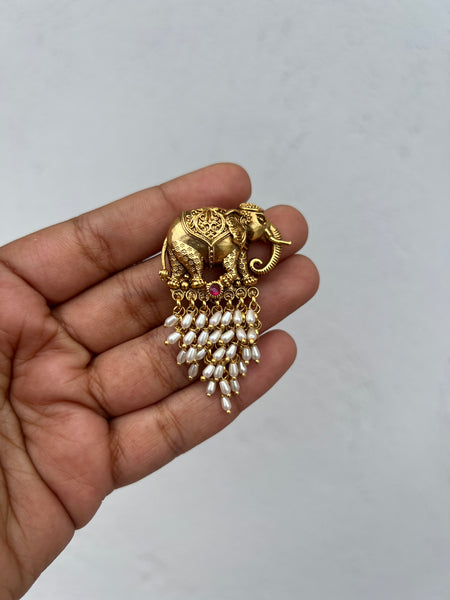 Elephant cluster bead studs