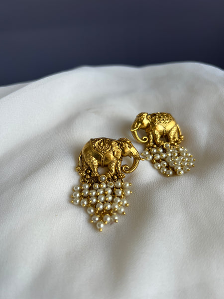 Elephant cluster bead studs