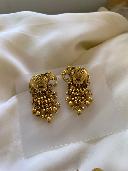 Elephant cluster bead studs