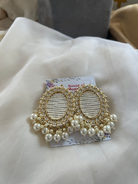 Pearl oval jumbo Studs