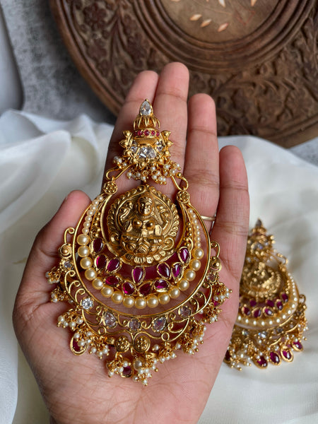 Oversized Lakshmi temple Chaandbalis