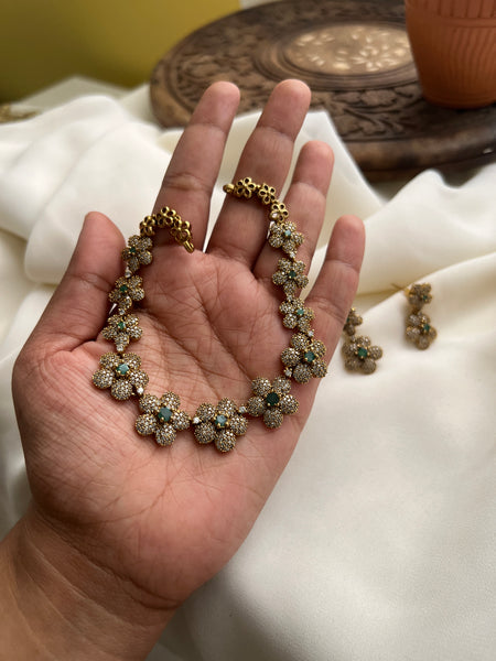 Stone flower necklace with earrings