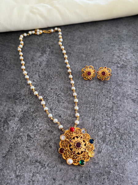 Navaratna pendant maala with studs