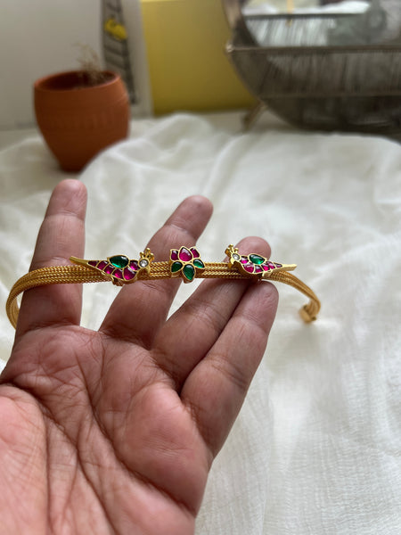 Parrot lotus choker