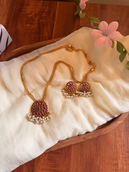 Kemp pendant with Maala and studs