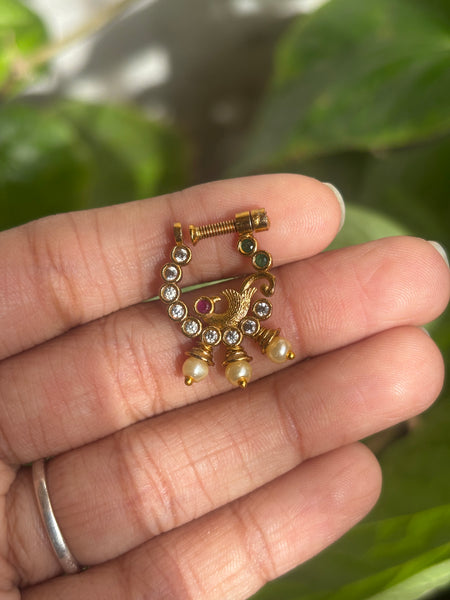Traditional Peacock Kemp Screw-Back Nath