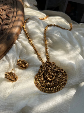 Ganesha matte gold necklace with studs