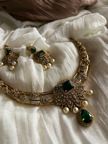 Victorian style stone stiff necklace with earrings