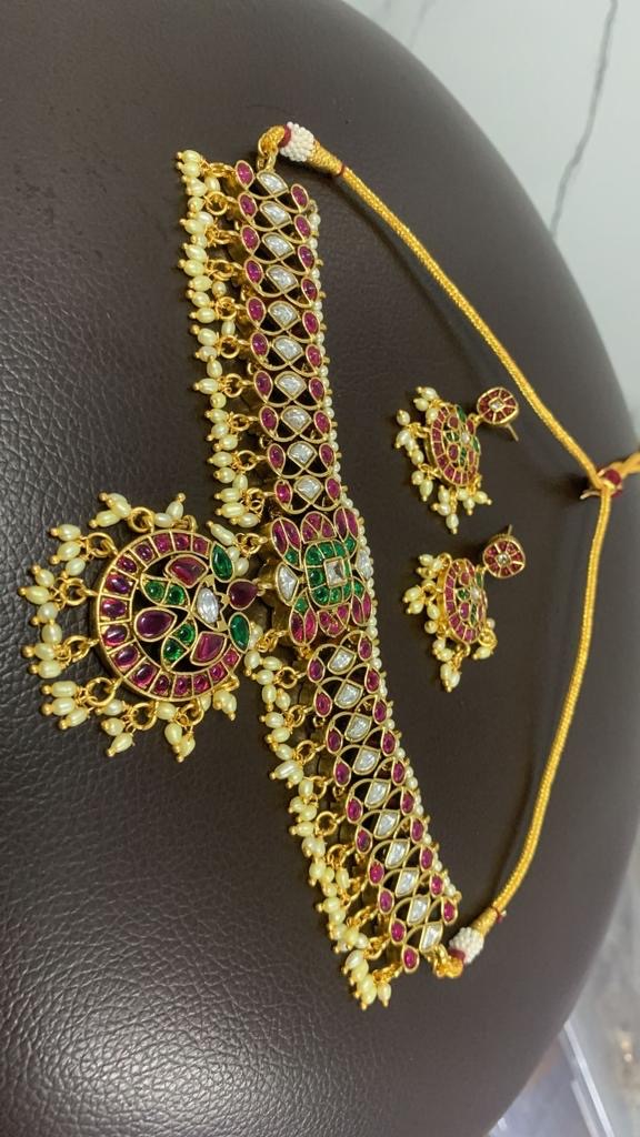 Kemp regal choker with earrings