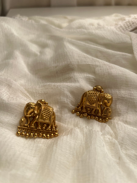 Jumbo elephant matte studs