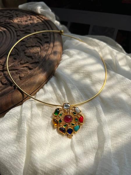 Navaratna Kundan pendant in hasli