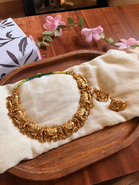 Gomatha temple necklace with studs