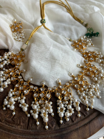 Parineeti kundan necklace with studs