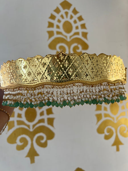 Golden hip belt with rice pearl and mint bead work