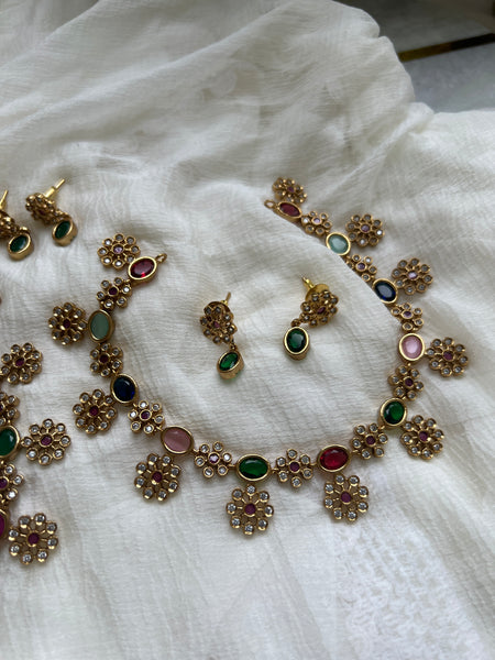 Stone flower necklace with studs