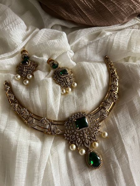 Victorian style stone stiff necklace with earrings