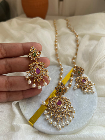 Budget kemp pearl maala with studs