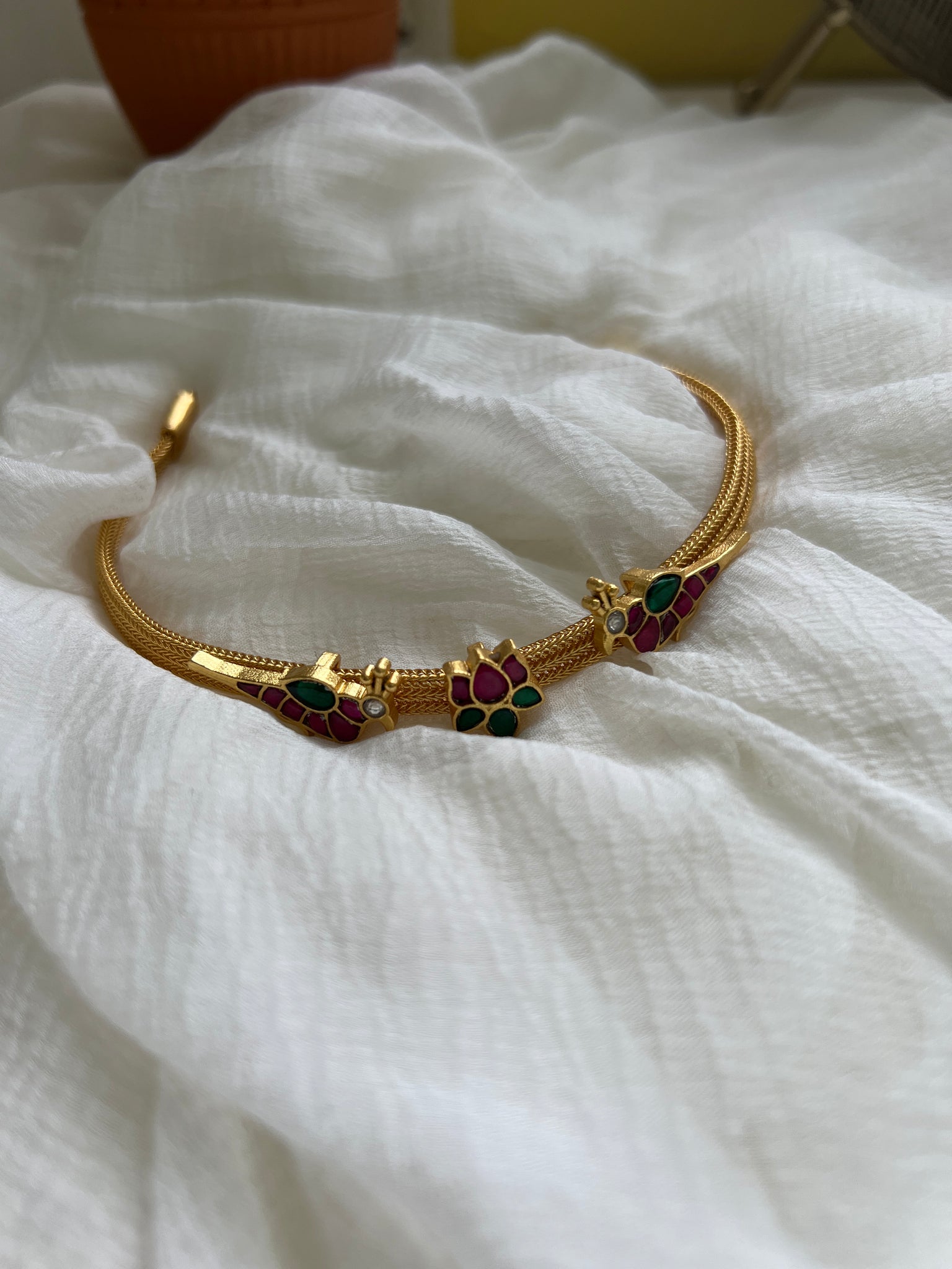 Parrot lotus choker