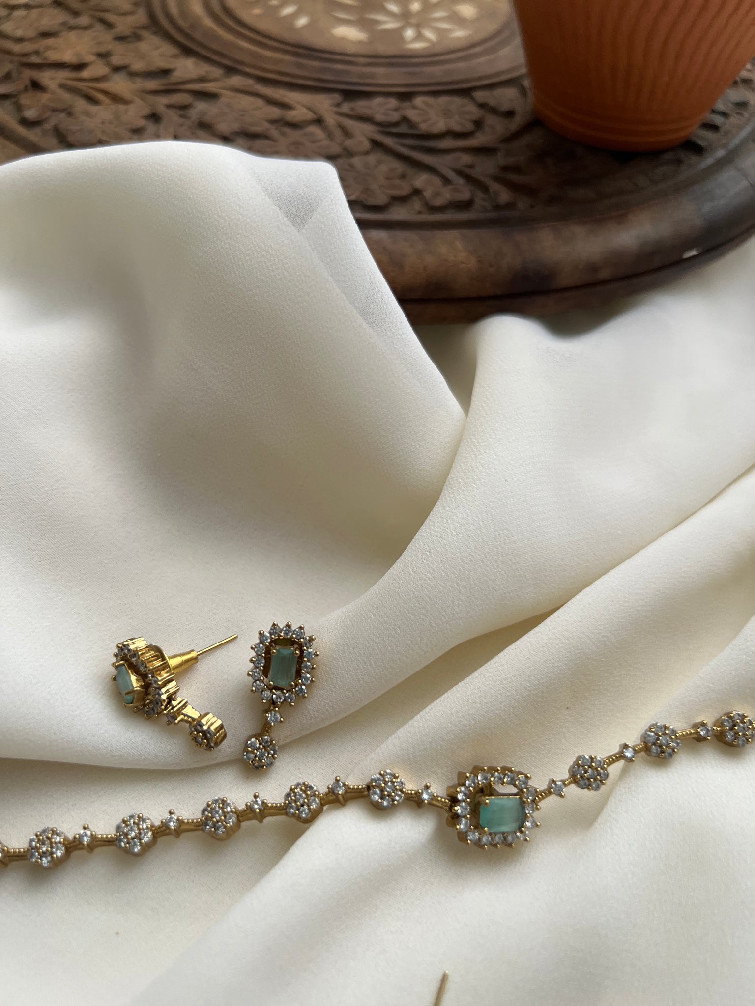 Interchangeable stud AD stone necklace with 5 color options