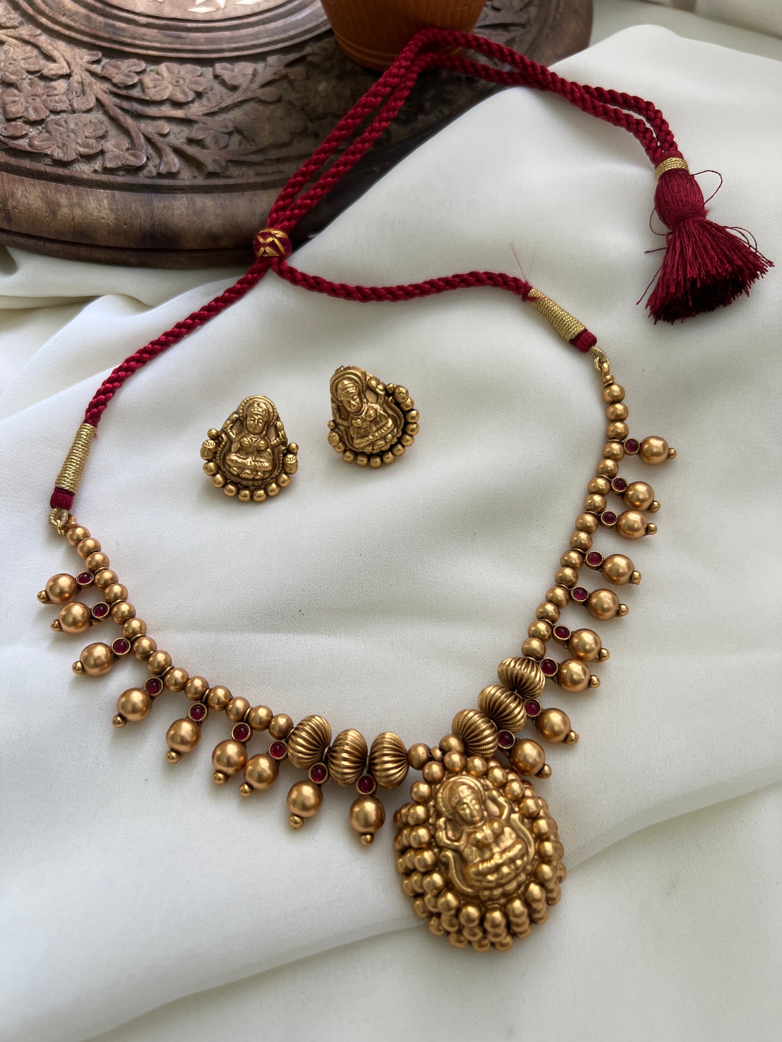 Nagas Lakshmi kemp matte necklace with studs