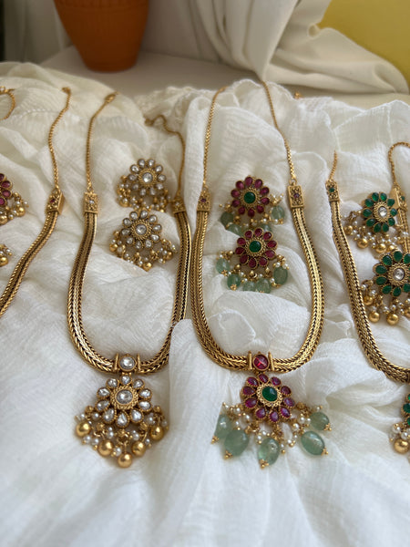 Vintage kemp flower attigai with studs