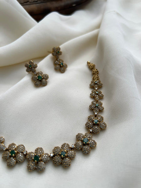 Stone flower necklace with earrings