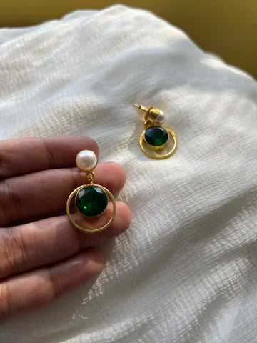 Pearl green stone drops