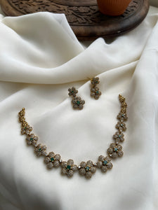 Stone flower necklace with earrings