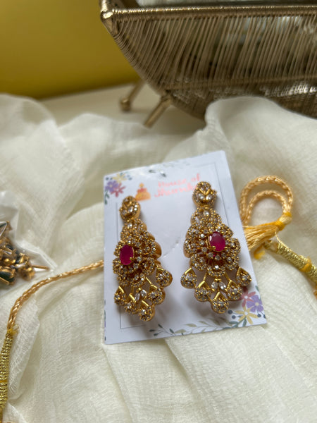 Intricate stone work necklace with interchangeable stones