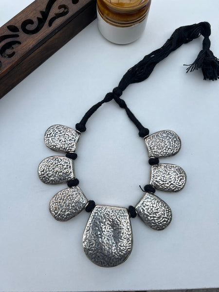 Tribal bead thread necklace