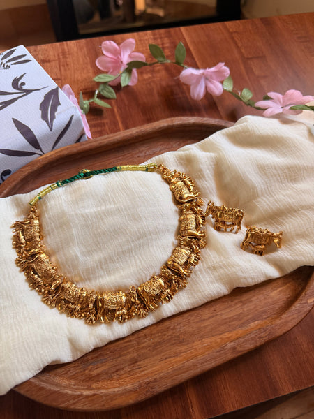 Gomatha temple necklace with studs