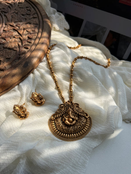 Ganesha matte gold necklace with studs