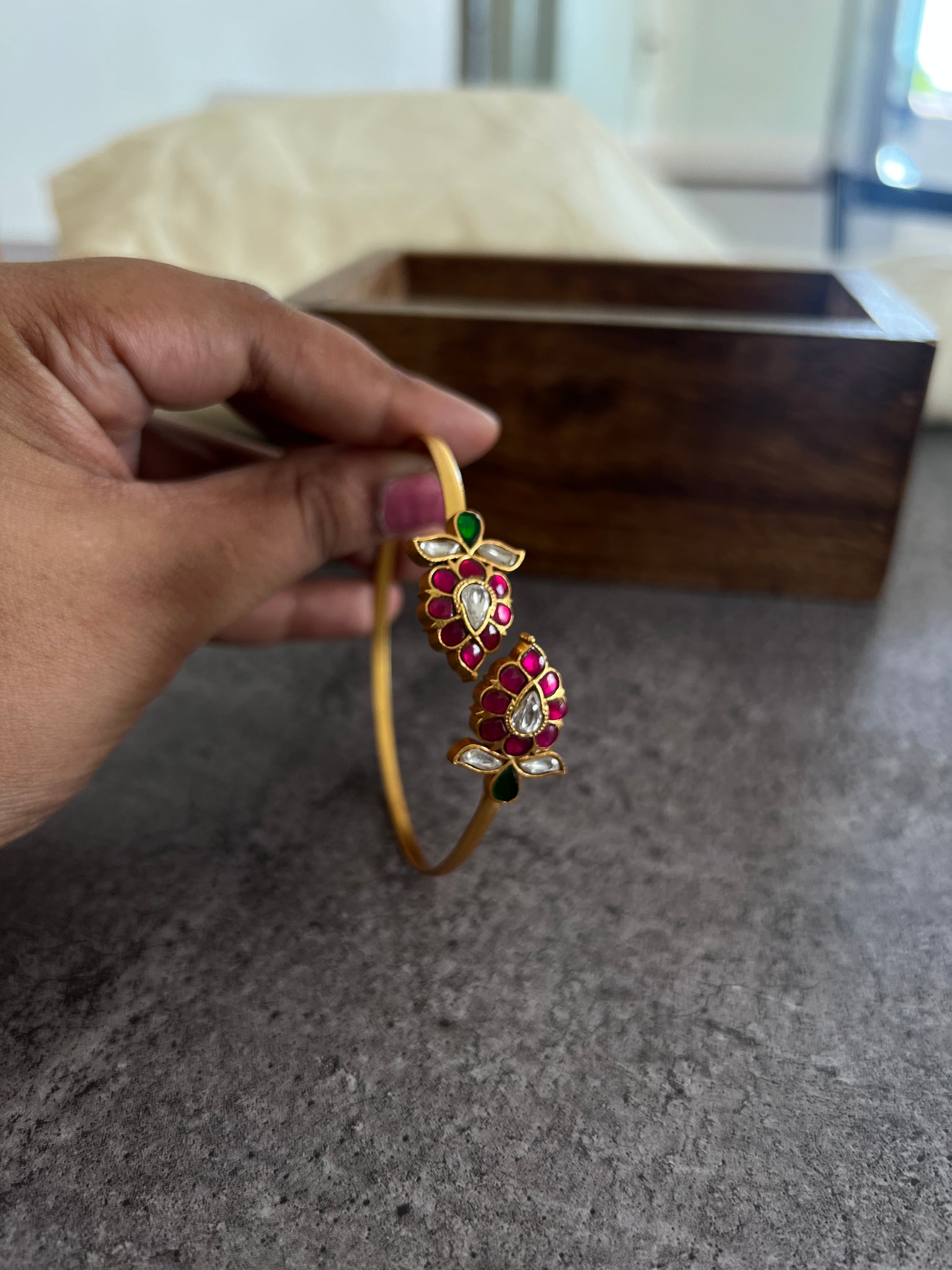 Kundan manga single kada