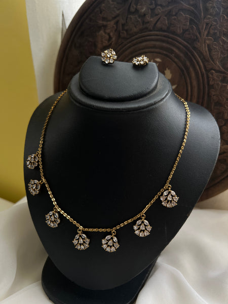 Stone flower necklace with earrings