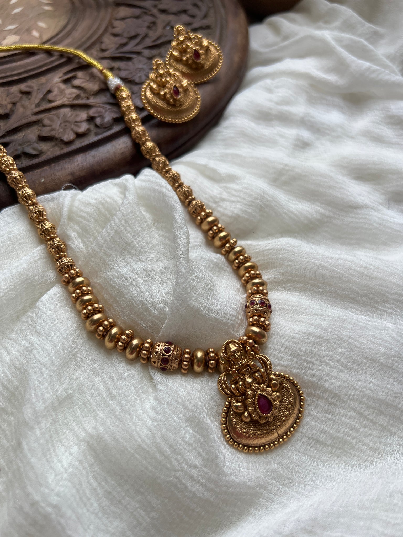 Matte antique Lakshmi Dori necklace with studs