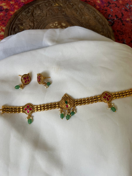 Kundan antique choker with studs