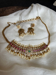 Kemp pearl choker with earrings