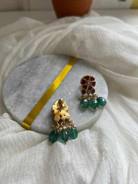 Kundan flower studs