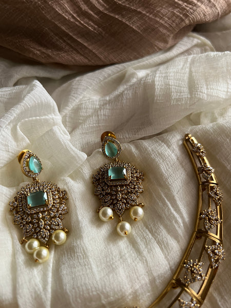 Victorian style stone stiff necklace with earrings