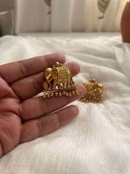 Jumbo elephant matte studs