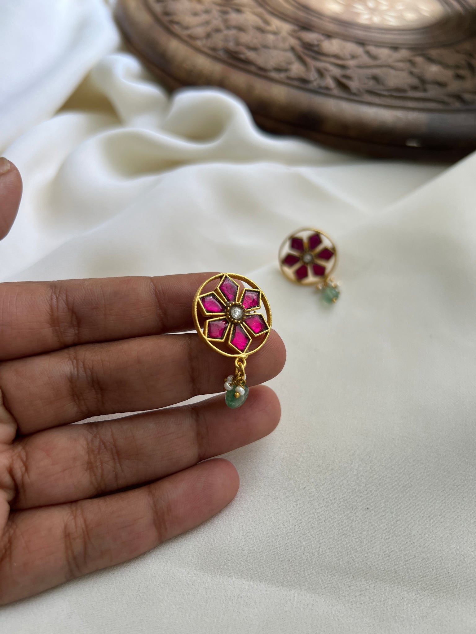 Kundan cutwork studs