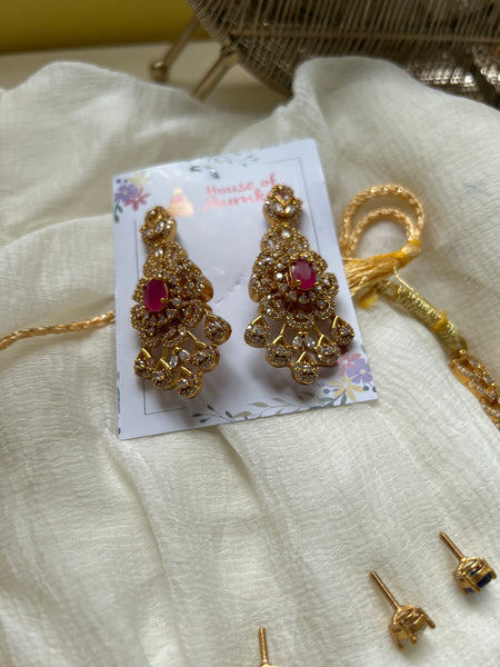 Intricate stone work necklace with interchangeable stones