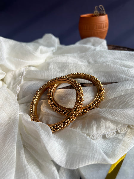 Antique golden cluster bangle’s pair 2.4