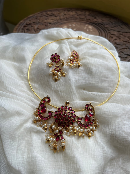 Kemp flower peacock pendant with hasli and studs