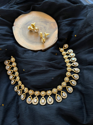 Stone oval drop necklace with studs