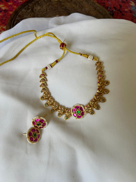 Kundan flower matte necklace with studs