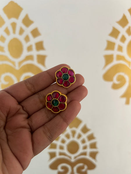 Kundan flower studs