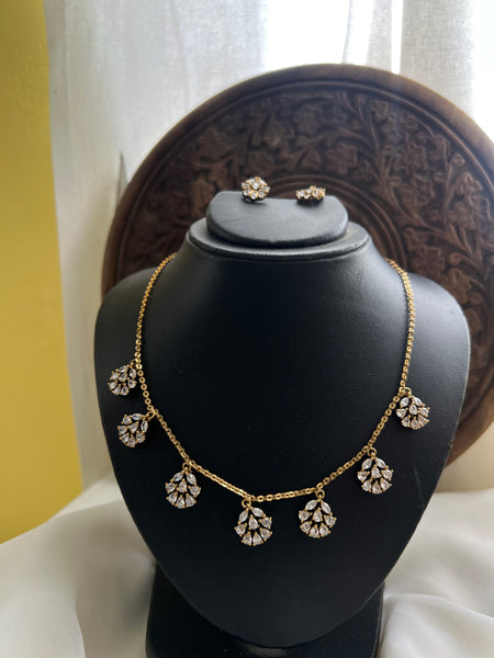 Stone flower necklace with earrings