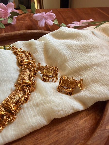 Gomatha temple necklace with studs
