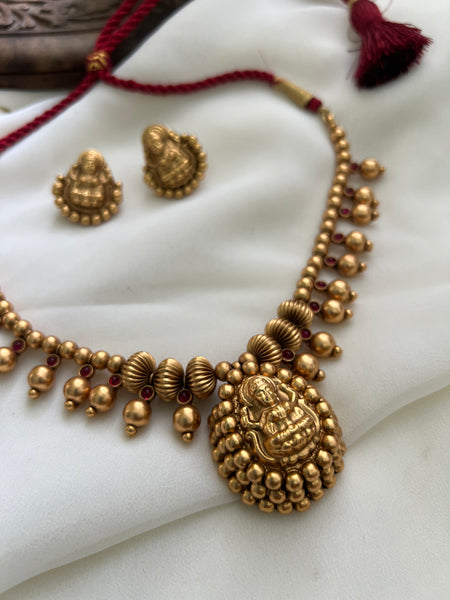 Nagas Lakshmi kemp matte necklace with studs